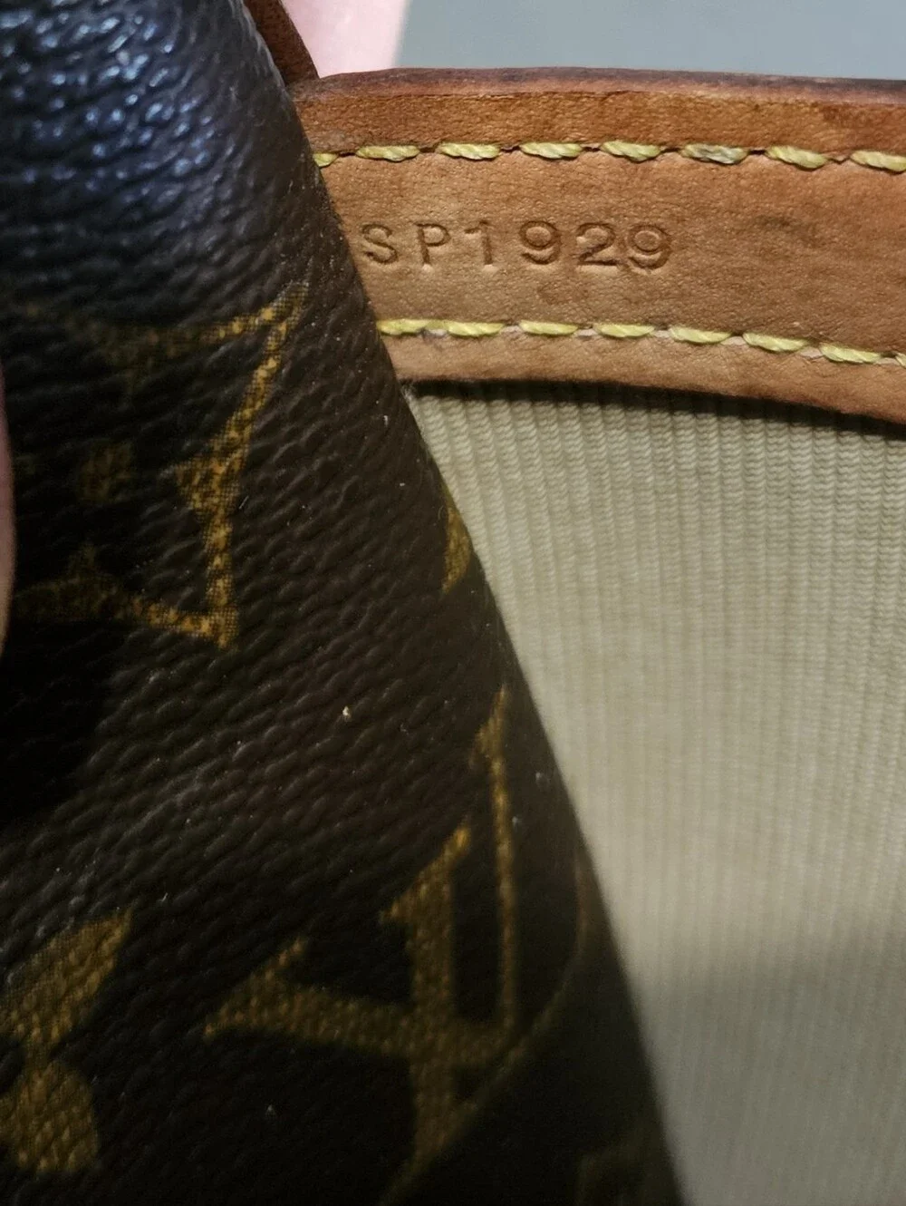 Authentic Louis Vuitton Reporter PM Crossbody Monogram Canvas